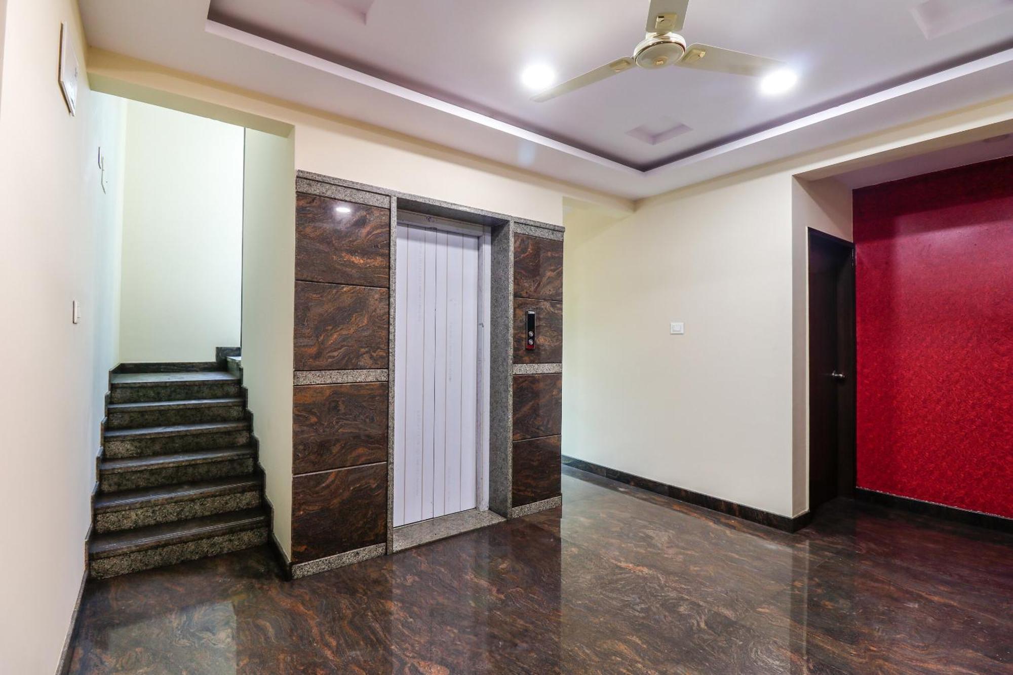 ホテル キャピタル オー 62363 N R レジデンシー Yelahanka エクステリア 写真